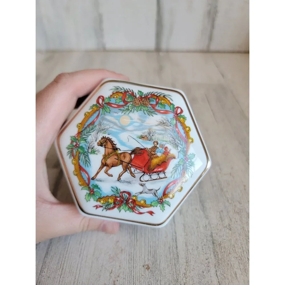 Heritage House 1988‎ Melodies of Xmas Jingle Bells trinket music box